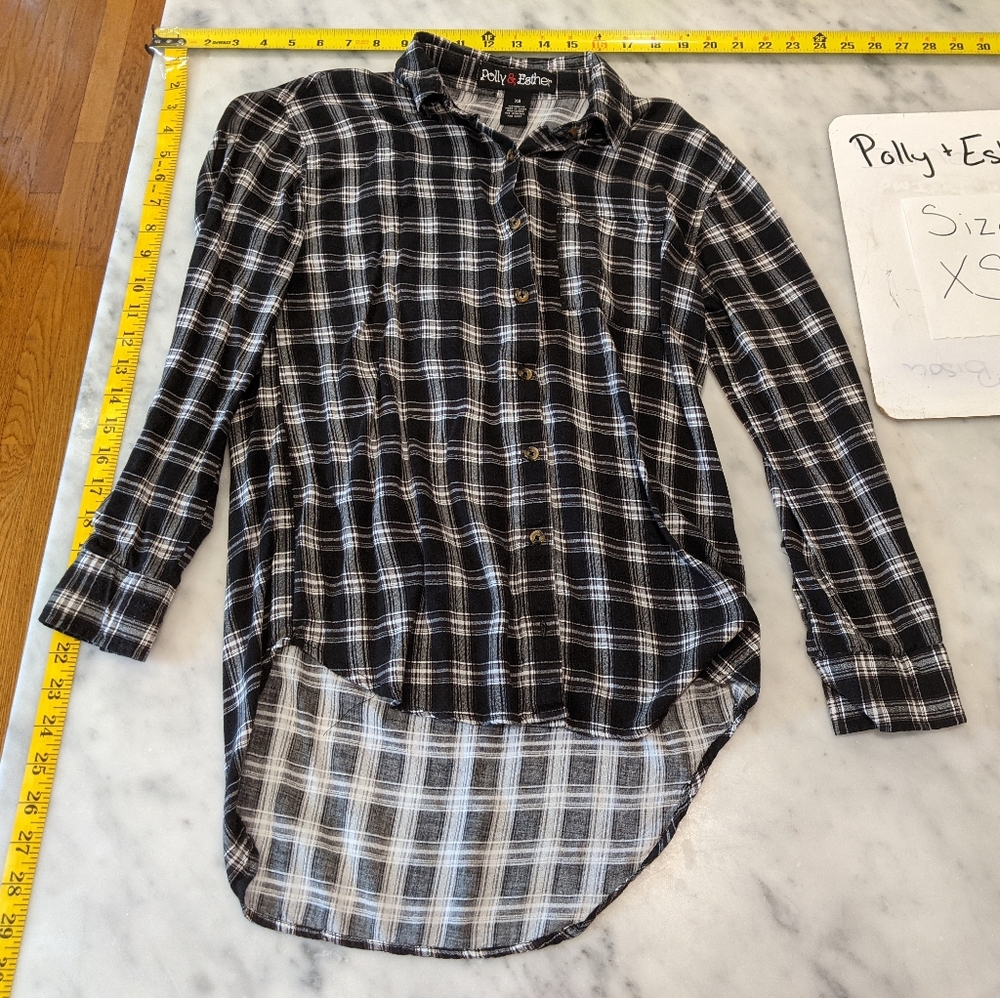 5/$25 black and white plaid button up